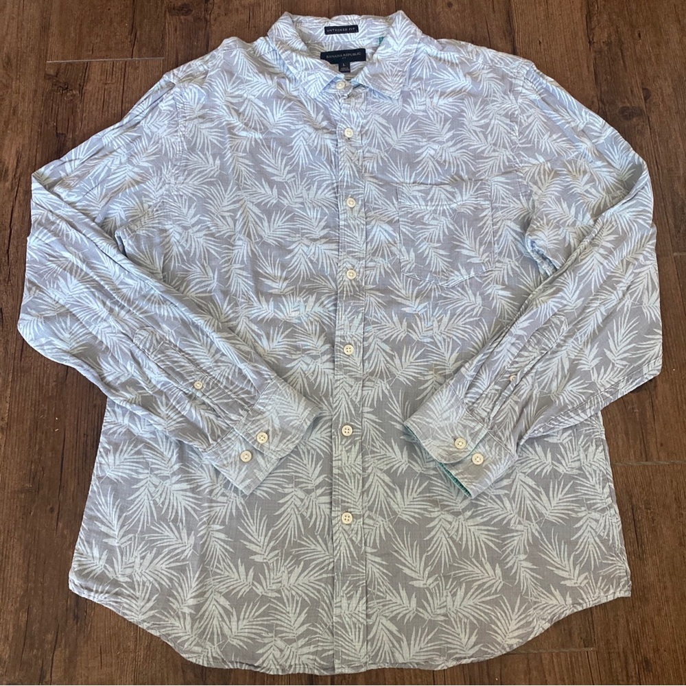 Banana Republic Light Blue & White Palm-Print Button-Down Shirt